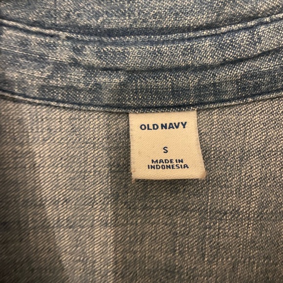 Old navy 
Size small ladies 
Denim button front dress - Picture 2 of 3